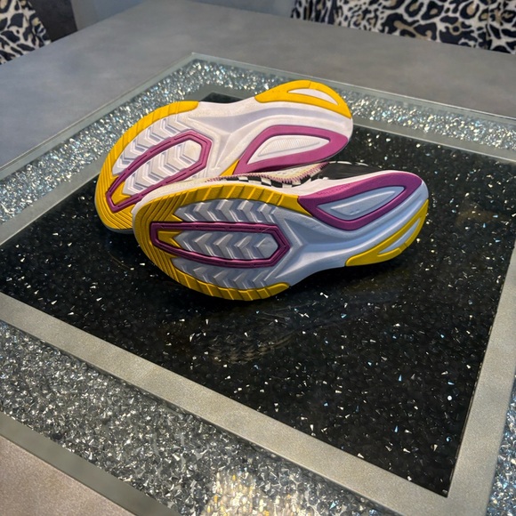 Saucony Women's Athletic Shoes in Black, White - Picture 2 of 5